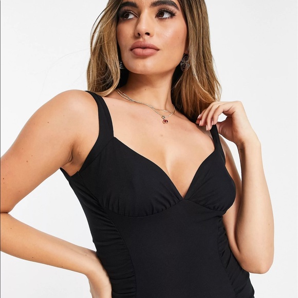 NEW 🖤 ASOS DESIGN midi dress with ruched detail and bust detail in black - Picture 4 of 4
